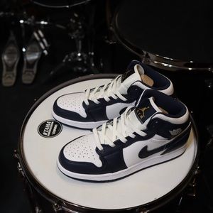 Air Jordan 1 mid